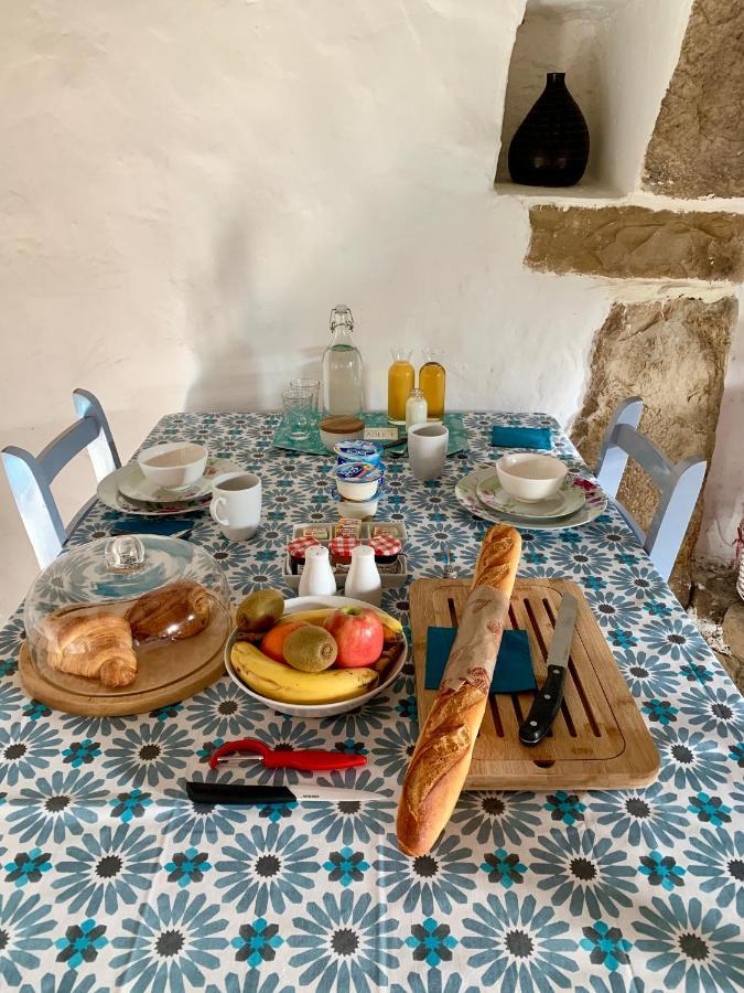 Le Bas Chesnay Chambres d' Hôtes et Gite Domfront en Poiraie Exterior foto