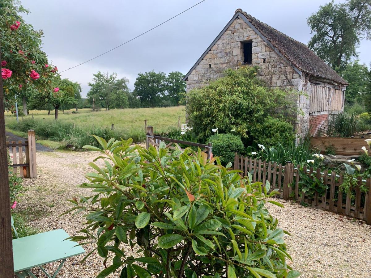 Le Bas Chesnay Chambres d' Hôtes et Gite Domfront en Poiraie Exterior foto